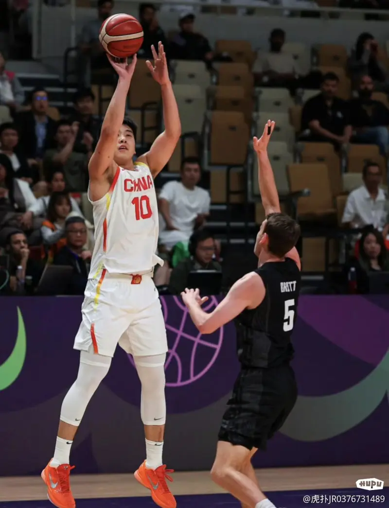 亚洲杯决赛震撼开打，巅峰对决引爆全场