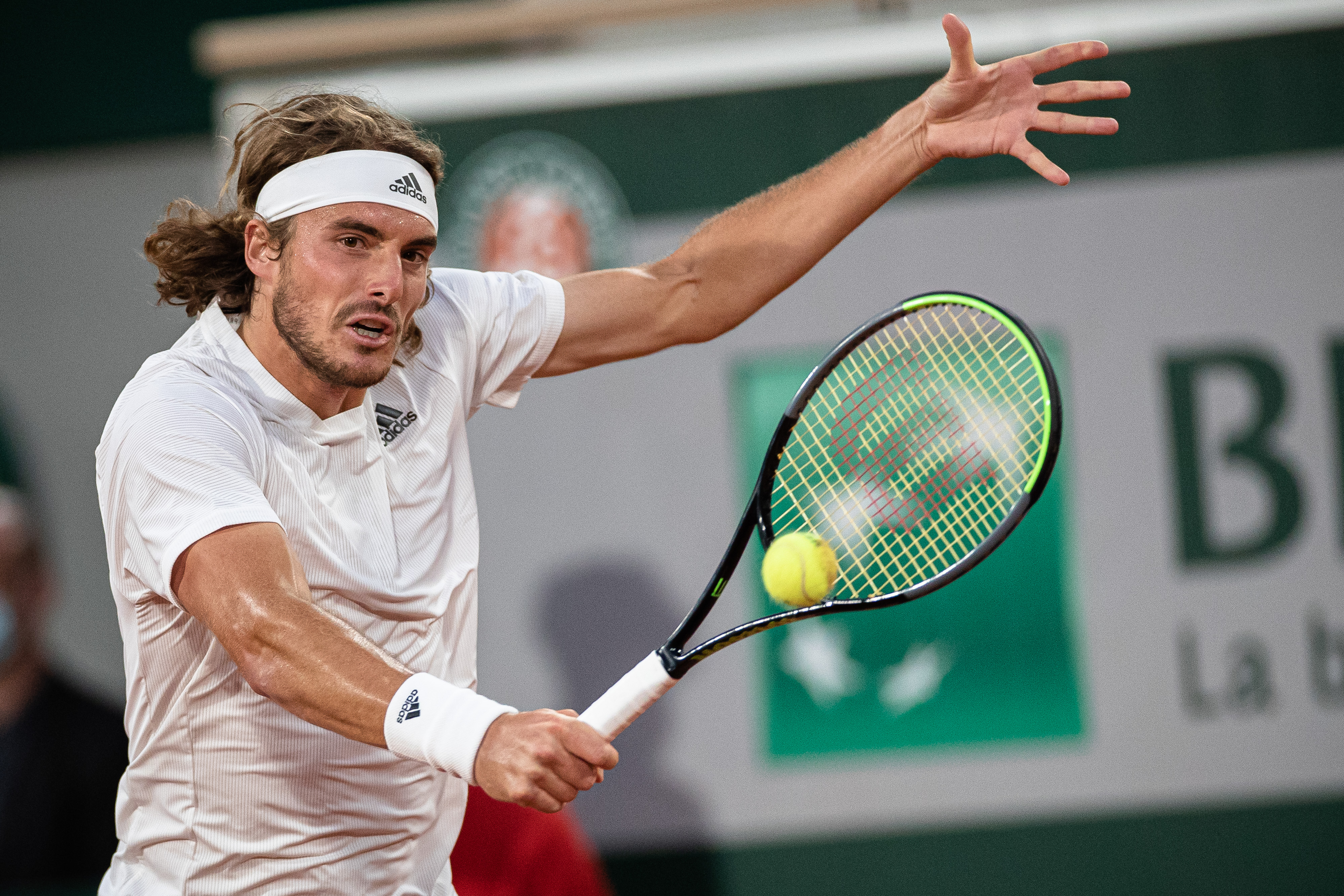 法网险胜ATP总决赛，西西帕斯高光表现