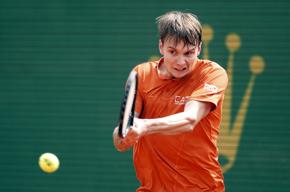 蒙特卡洛大师赛险胜澳网，兹维列夫点燃赛场