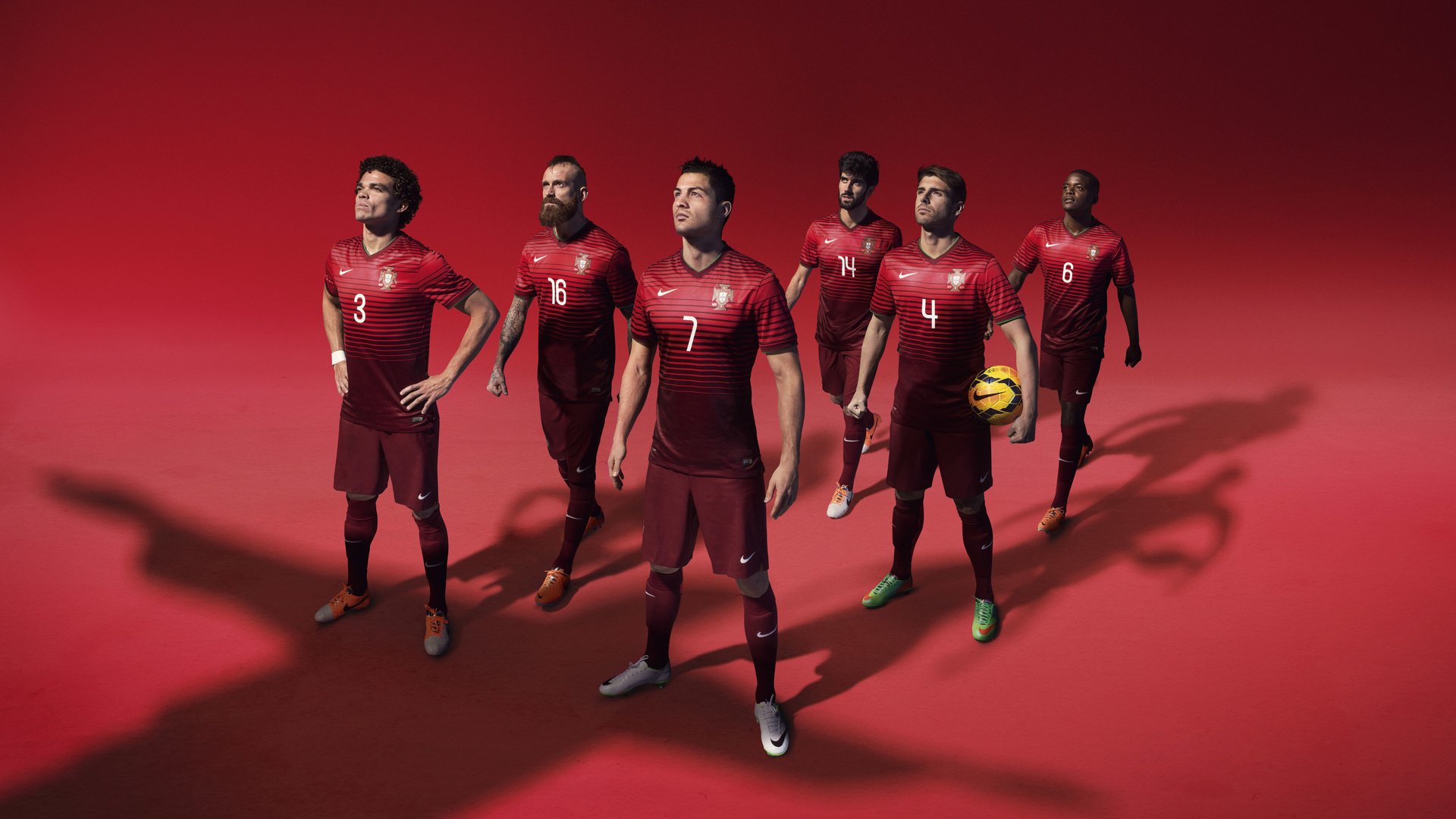 开云sport-他站在十二码前，用脚尖投进了决胜三分