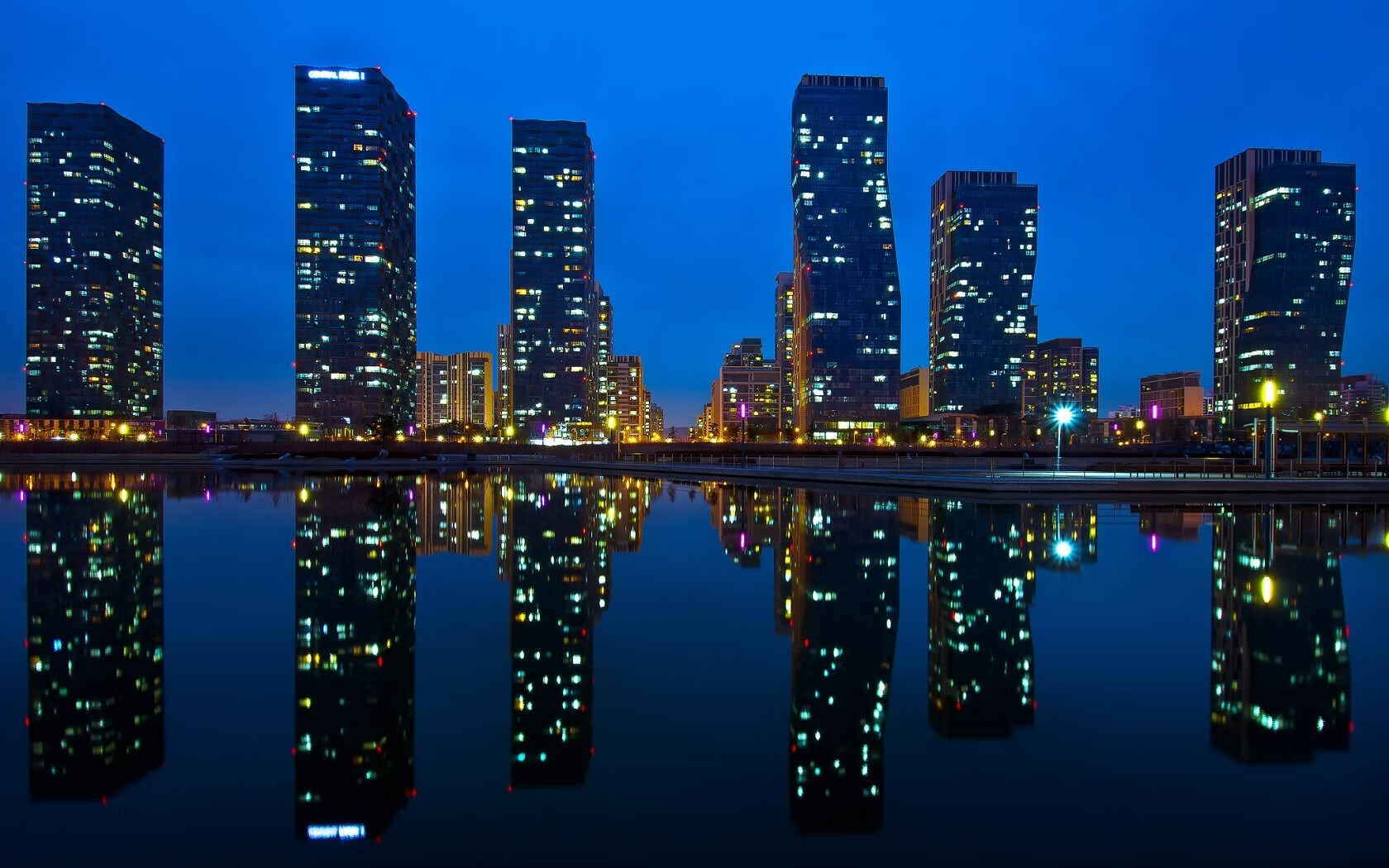 向传奇致意，布克攻防两端统治，森林狼击退马刺续写传承